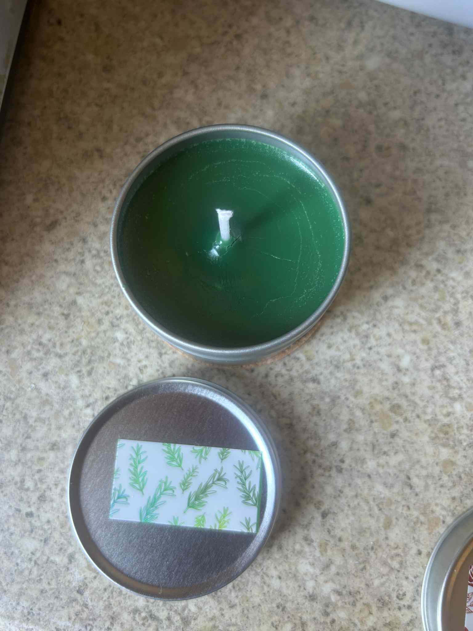 VANILLA SCENTED TIN CANDLE